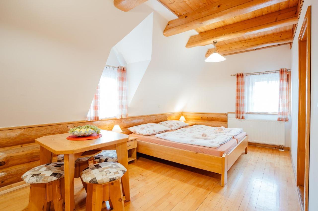 Janosikova Valaska Hills Apartments Терхова Екстер'єр фото